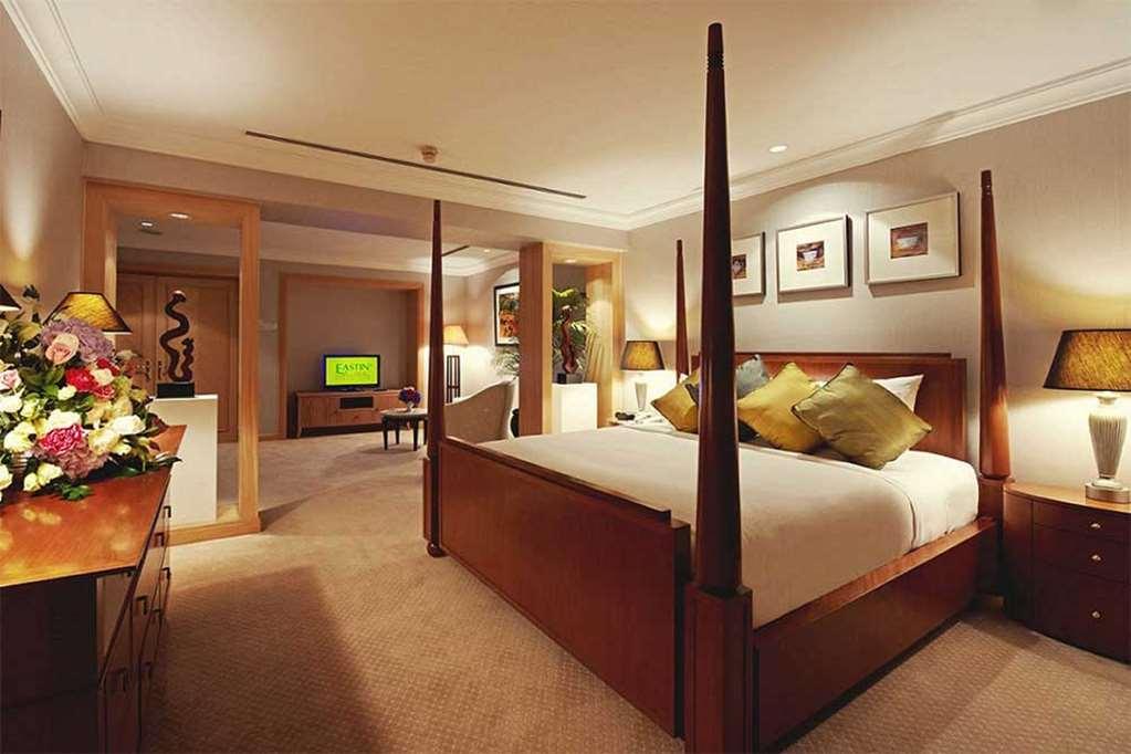 Eastin Hotel Kuala Lumpur Petaling Jaya Cameră foto A suite at the Mandarin Oriental, London