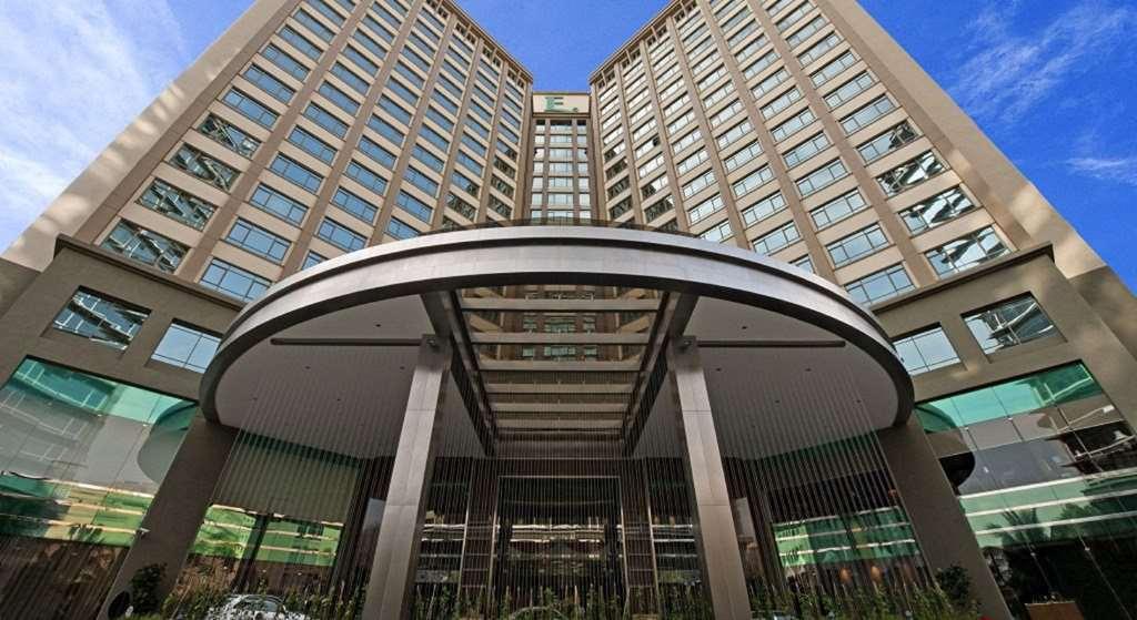 Eastin Hotel Kuala Lumpur Petaling Jaya Exterior foto The entrance of the hotel