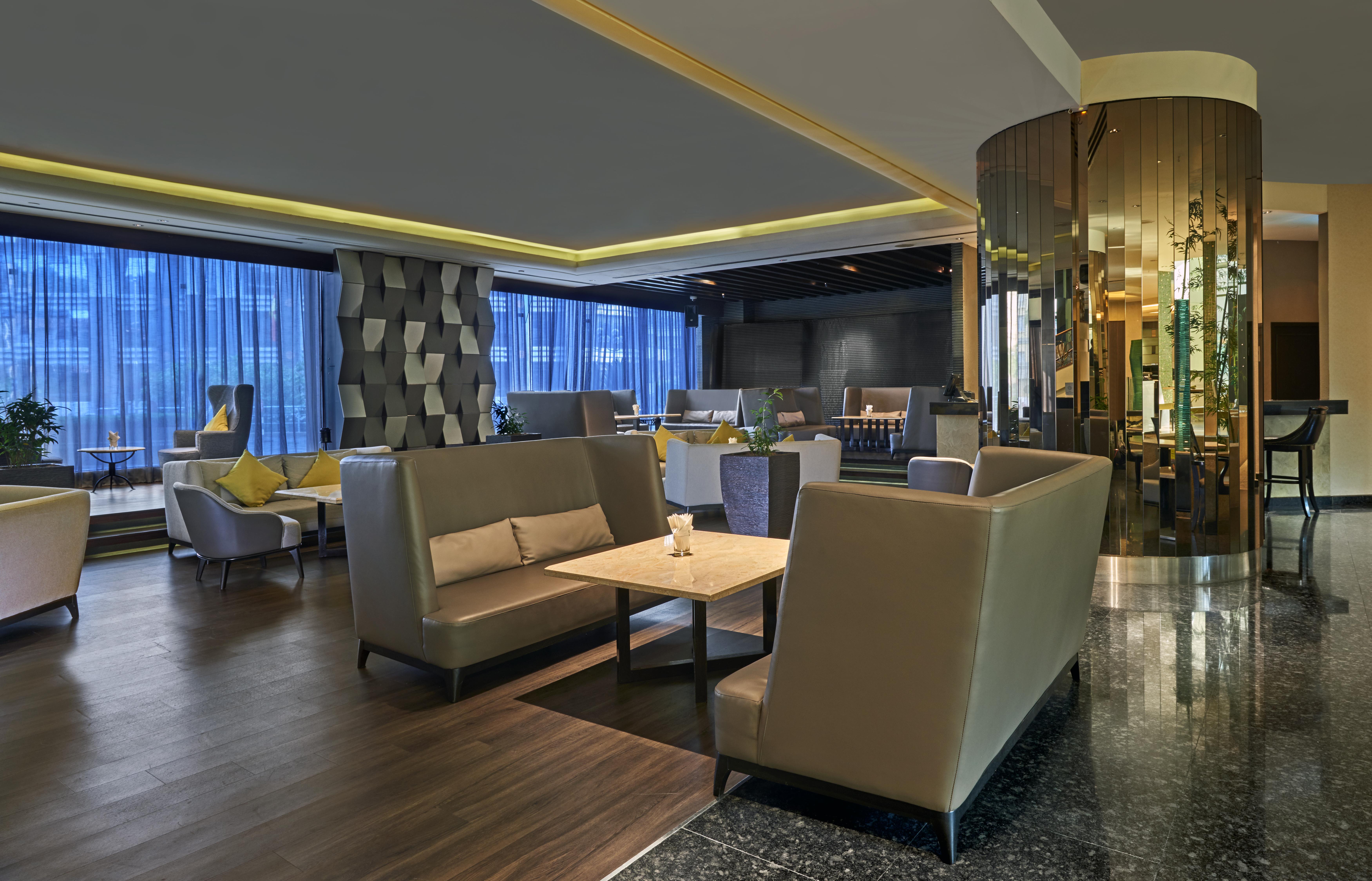 Eastin Hotel Kuala Lumpur Petaling Jaya Exterior foto The Lounge at the airport