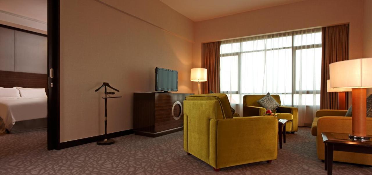 Eastin Hotel Kuala Lumpur Petaling Jaya Exterior foto A room at the hotel