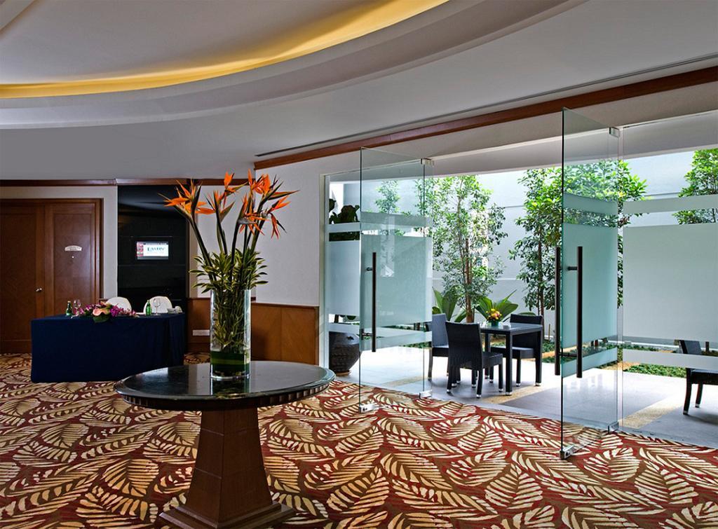 Eastin Hotel Kuala Lumpur Petaling Jaya Exterior foto The interior of a suite at the Mandarin Oriental, Kuala Lumpur